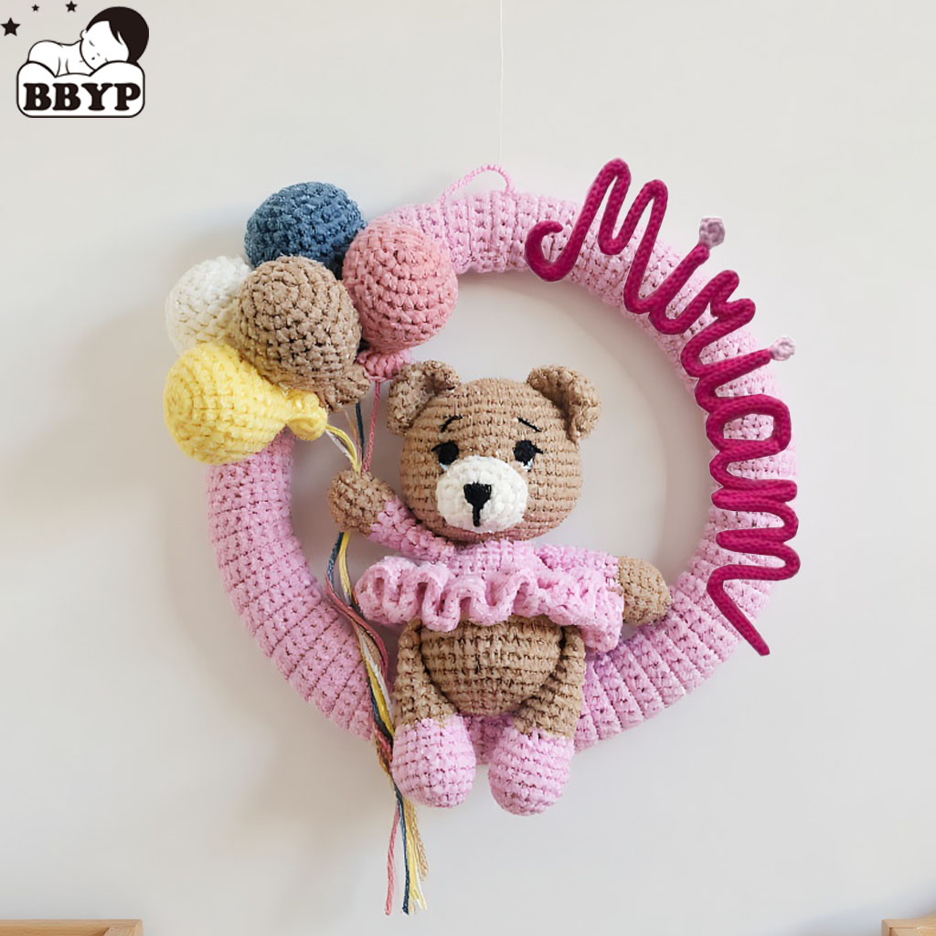 Baby Nursery Artwork - Couronne de nom en crochet personnalisée